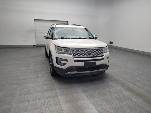 Used 2017 Ford Explorer Platinum image 13