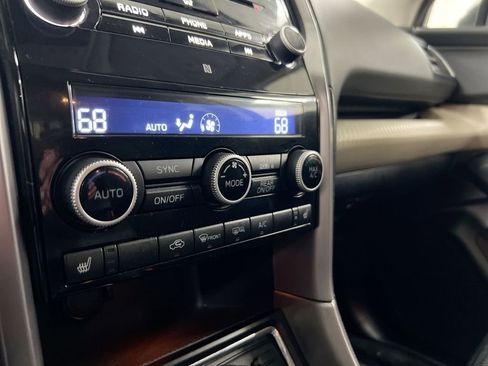 Used 2022 Subaru Ascent Premium w/ Convenience Package image 16