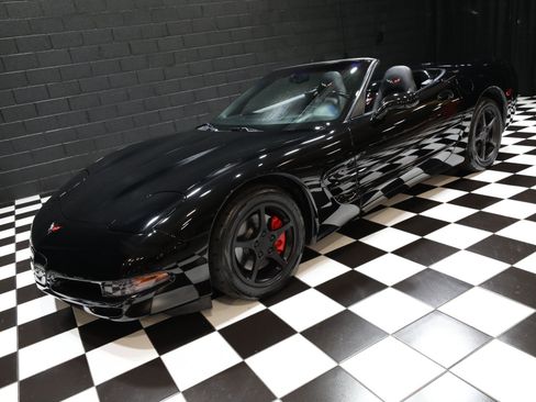 Used 2001 Chevrolet Corvette Convertible w/ Preferred Equipment Group2 RWD image 13