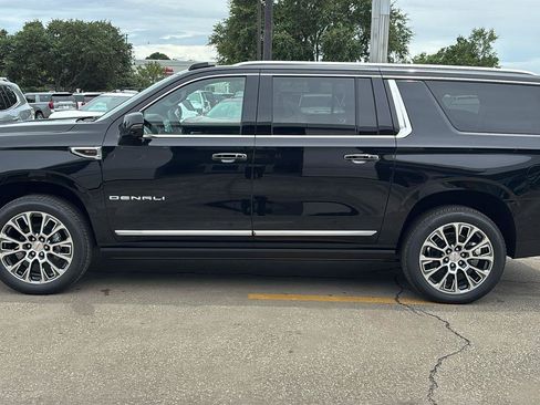 New 2026 GMC Yukon XL Denali w/ Denali Reserve Package RWD image 4