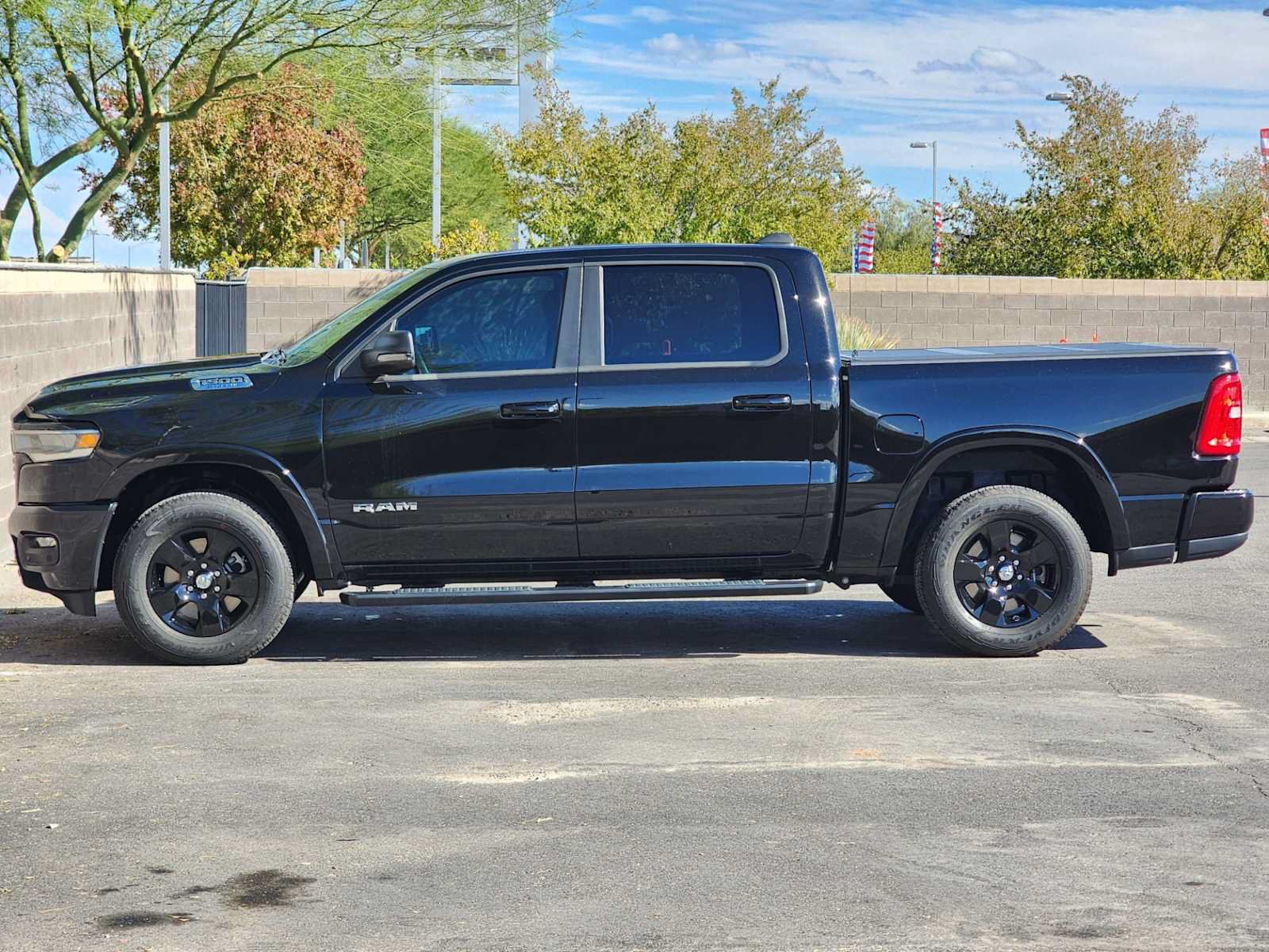 Used 2025 RAM 1500 Big Horn AWD/4WD image 5