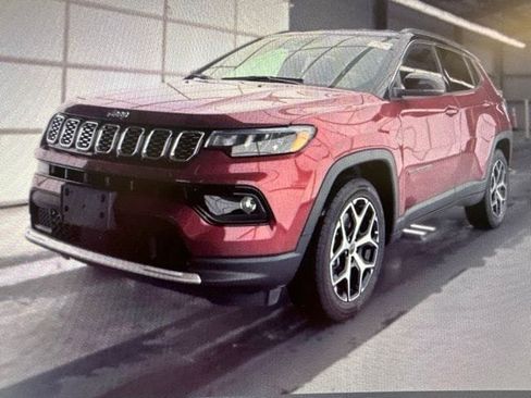 Used 2025 Jeep Compass Limited AWD/4WD image 4