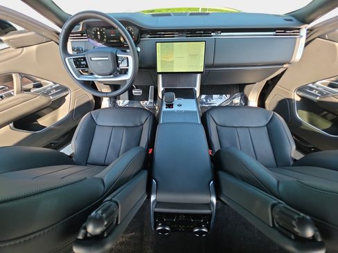 Certified 2024 Land Rover Range Rover SE AWD/4WD image 9