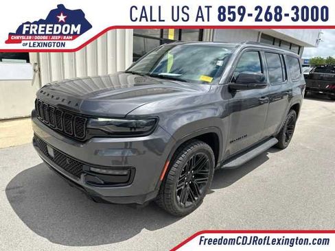 Used 2023 Jeep Wagoneer Series II AWD/4WD image 1