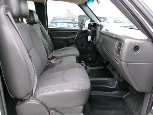 Used 2006 Chevrolet Silverado 2500 W/T w/ Skid Plate Package image 13