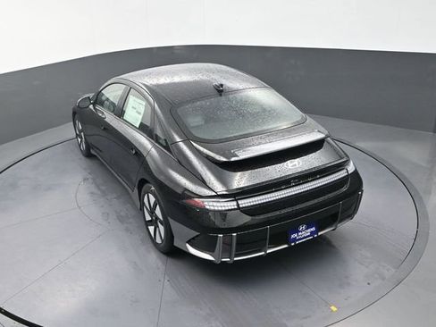 Used 2025 Hyundai Ioniq 6 SE RWD image 24