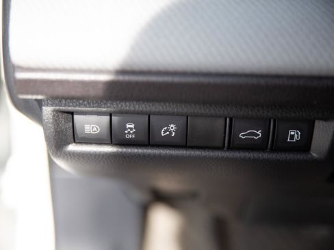 Used 2025 Toyota Camry SE AWD/4WD image 19