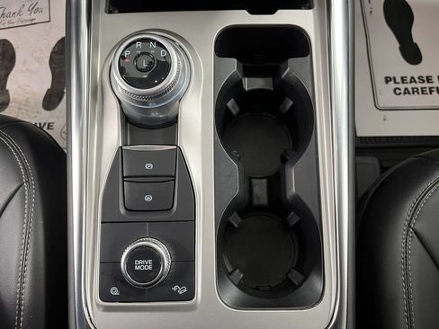 Used 2023 Ford Explorer XLT w/ Equipment Group 202A AWD/4WD image 9
