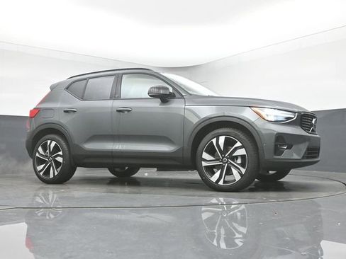 New 2026 Volvo XC40 B5 Ultra w/ Climate Package image 37