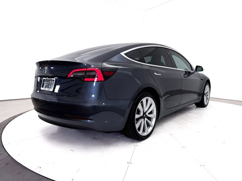Used 2018 Tesla Model 3 Long Range RWD image 17