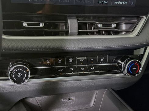 Used 2025 Chevrolet Equinox LT FWD image 20