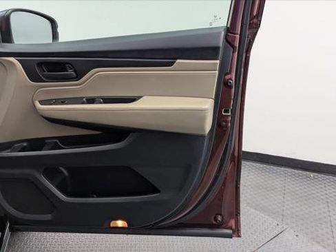 Used 2019 Honda Odyssey EX image 20