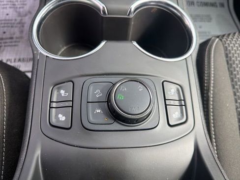 Used 2024 GMC Terrain SLE w/ Driver Convenience Package AWD/4WD image 19