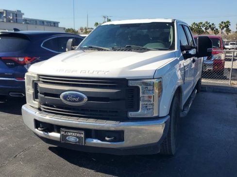 Used 2018 Ford F250 XL w/ Power Equipment Group image 3