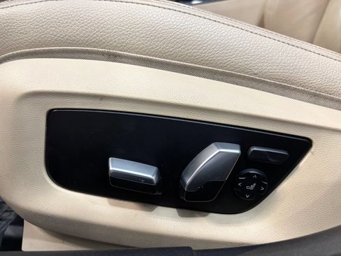 Used 2019 BMW 530i w/ Convenience Package RWD image 12