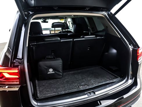 Used 2024 Volkswagen Atlas SE w/ Panoramic Sunroof Package image 24