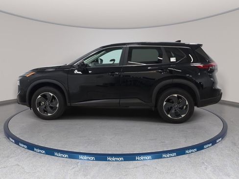 Used 2025 Nissan Rogue SV image 9