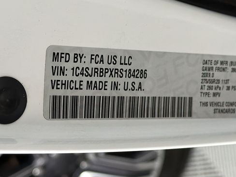 Used 2024 Jeep Wagoneer L Series II w/ Flexible Seating Group RWD image 26