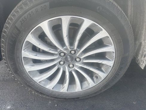 Used 2024 Lincoln Aviator AWD w/ Premium Package image 6