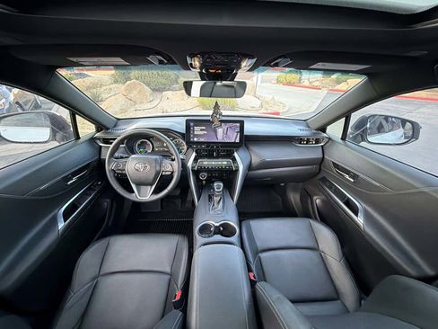 Used 2024 Toyota Venza Nightshade image 7