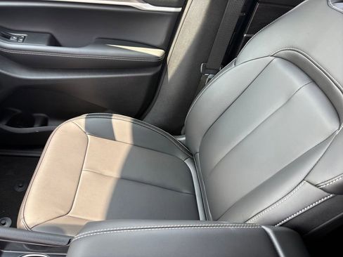 New 2025 Jeep Grand Cherokee L Limited image 29