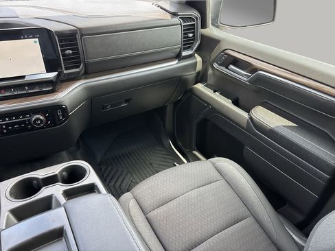 Used 2023 Chevrolet Silverado 1500 LT image 14