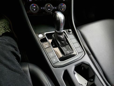 Used 2019 Volkswagen Jetta SEL FWD image 19