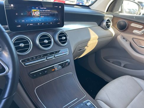 Used 2022 Mercedes-Benz GLC 300 image 42