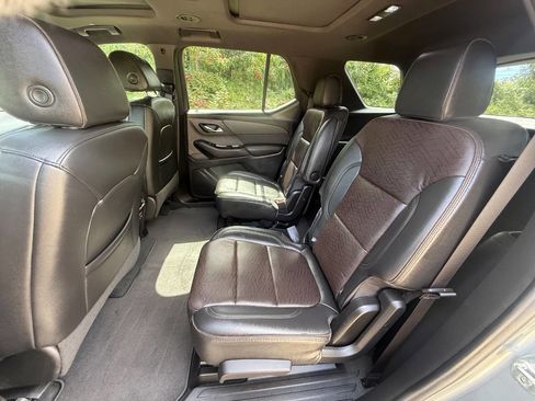 Used 2023 Chevrolet Traverse High Country AWD/4WD image 10