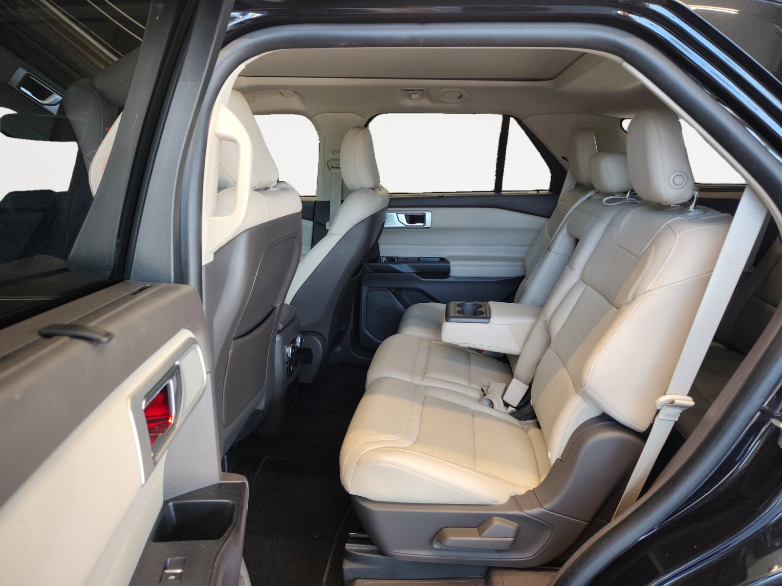 Used 2020 Ford Explorer Platinum w/ Premium Technology Package AWD/4WD image 25