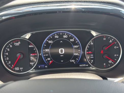 Used 2023 Chevrolet Traverse Premier w/ Redline Edition AWD/4WD image 32