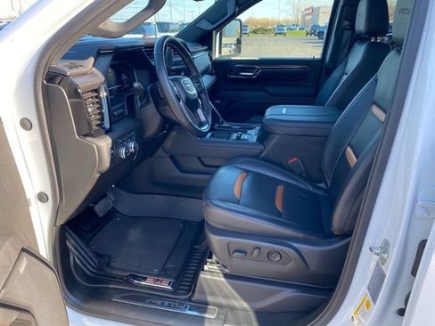 Used 2025 GMC Sierra 3500 AT4 w/ AT4 Premium Plus Package AWD/4WD image 10