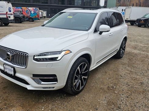 Certified 2024 Volvo XC90 B6 Plus image 1