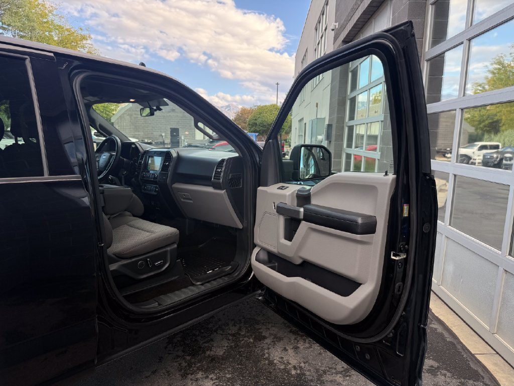 Used 2018 Ford F150 XLT w/ Equipment Group 302A Luxury AWD/4WD image 41