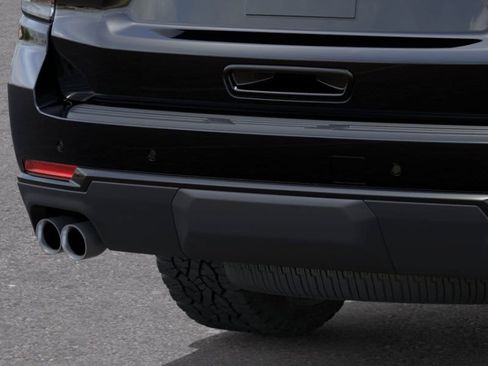 New 2026 Chevrolet Suburban Z71 w/ Z71 Off-Road Package AWD/4WD image 40
