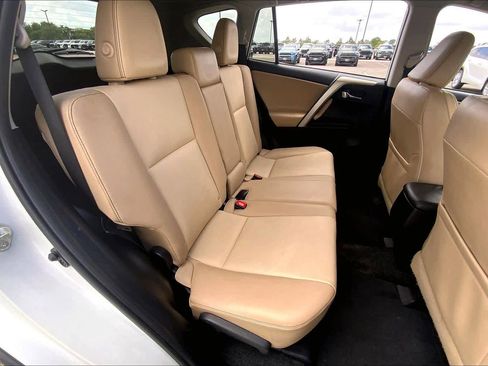 Used 2014 Toyota RAV4 Limited w/ Technology Package image 19