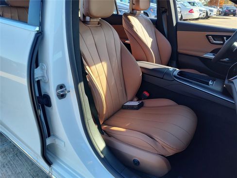 New 2026 Mercedes-Benz E 350 4MATIC Sedan image 12