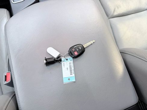 Used 2018 Toyota Sequoia Platinum image 28