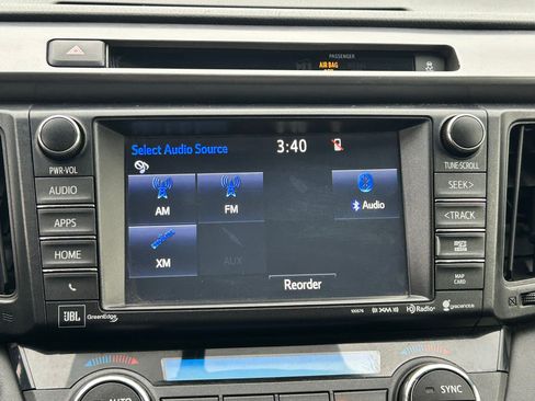 Used 2016 Toyota RAV4 SE image 19