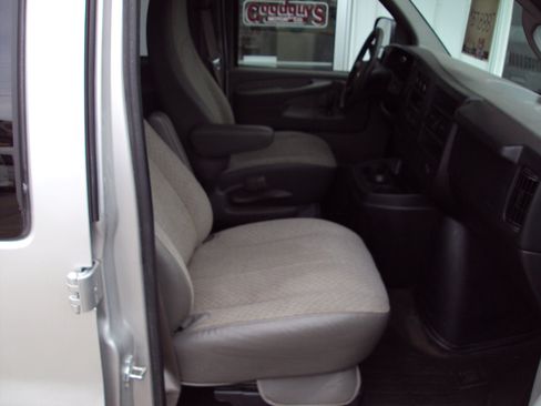 Used 2013 Chevrolet Express 1500 LT w/ LT Preferred Equipment Group image 15
