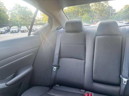 Used 2025 Nissan Altima 2.5 SV FWD image 40