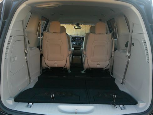 Used 2017 Chrysler Pacifica Touring Plus image 34