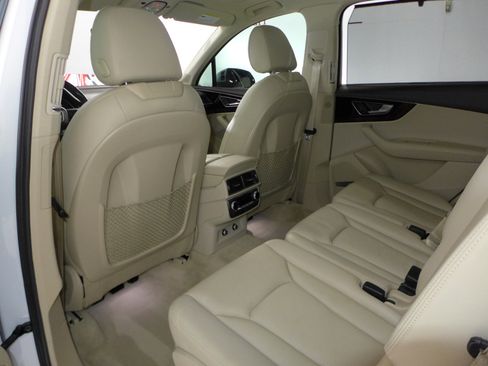 Used 2019 Audi Q7 3.0T Prestige image 56