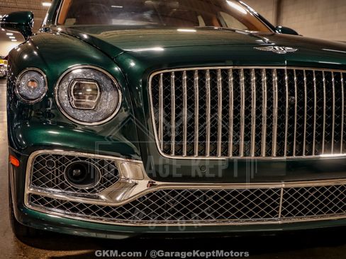 Used 2023 Bentley Flying Spur Azure AWD/4WD image 18