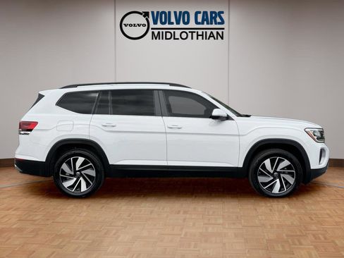 Used 2025 Volkswagen Atlas SE FWD image 19