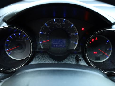 Used 2013 Honda Fit Sport image 36