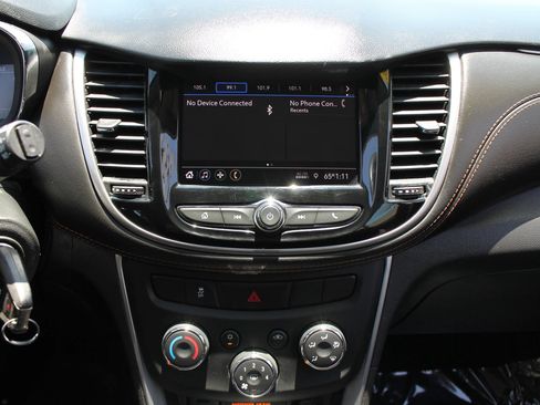 Used 2020 Chevrolet Trax LS FWD image 28