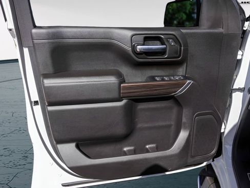 Used 2022 Chevrolet Silverado 1500 LT w/ Safety Package image 26