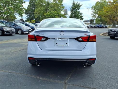 New 2025 Nissan Altima 2.5 SR image 4