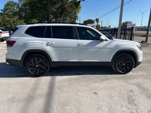 Used 2024 Volkswagen Atlas SE FWD image 19